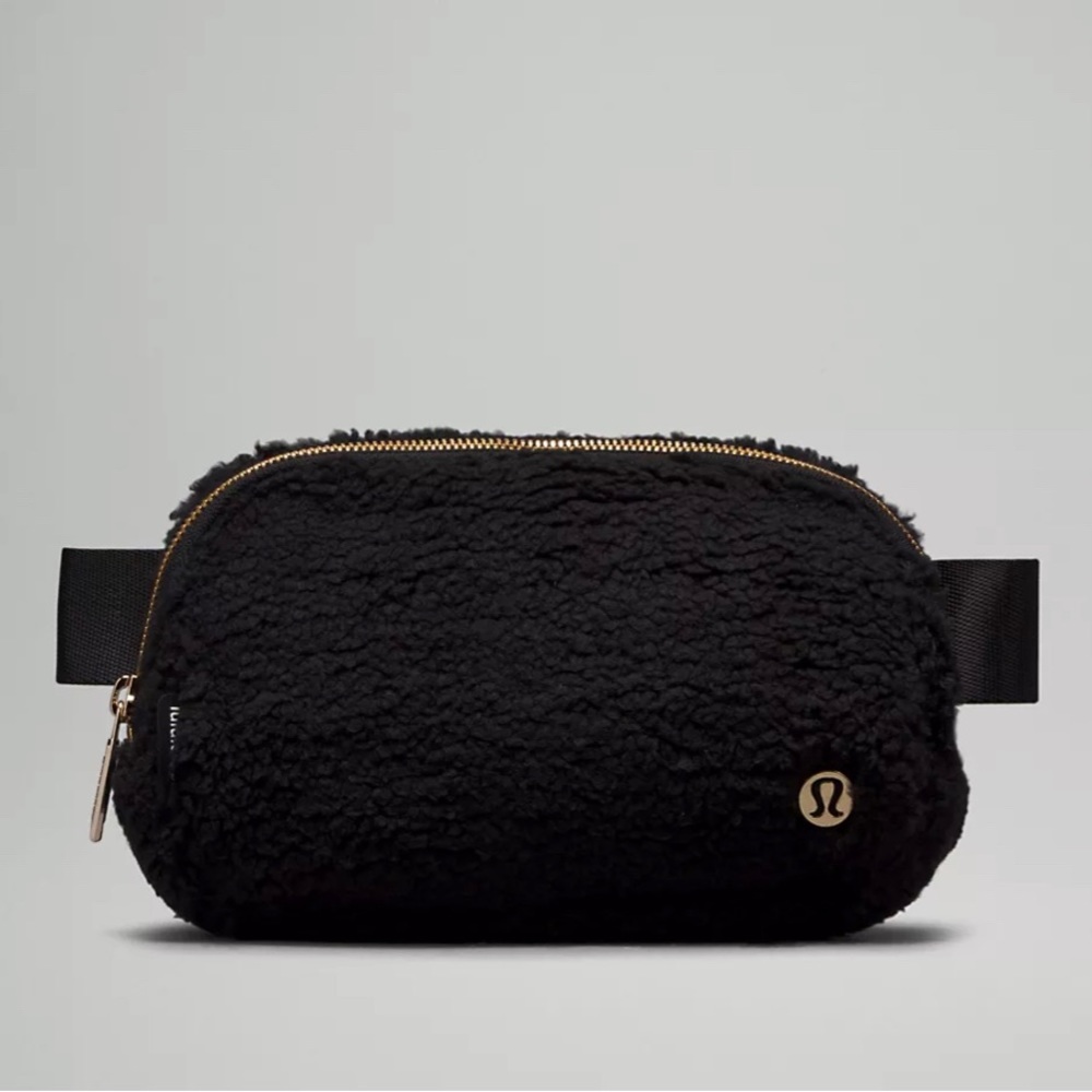Lululemon Everywhere Belt Bag - Fleece